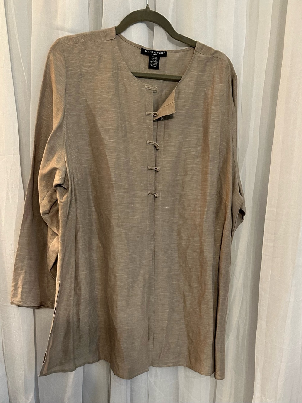 Deane & White Taupe Lightweight Button-Tab Tunic 55% silk and 45% linen.
